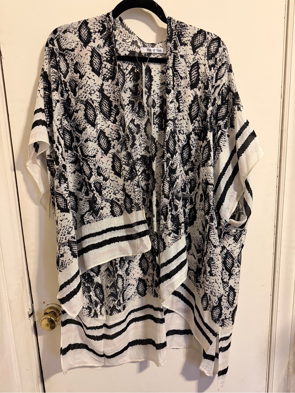 Yak & Yeti Snake Print Open Front Kimono - Black & Ivory One Size Brand New